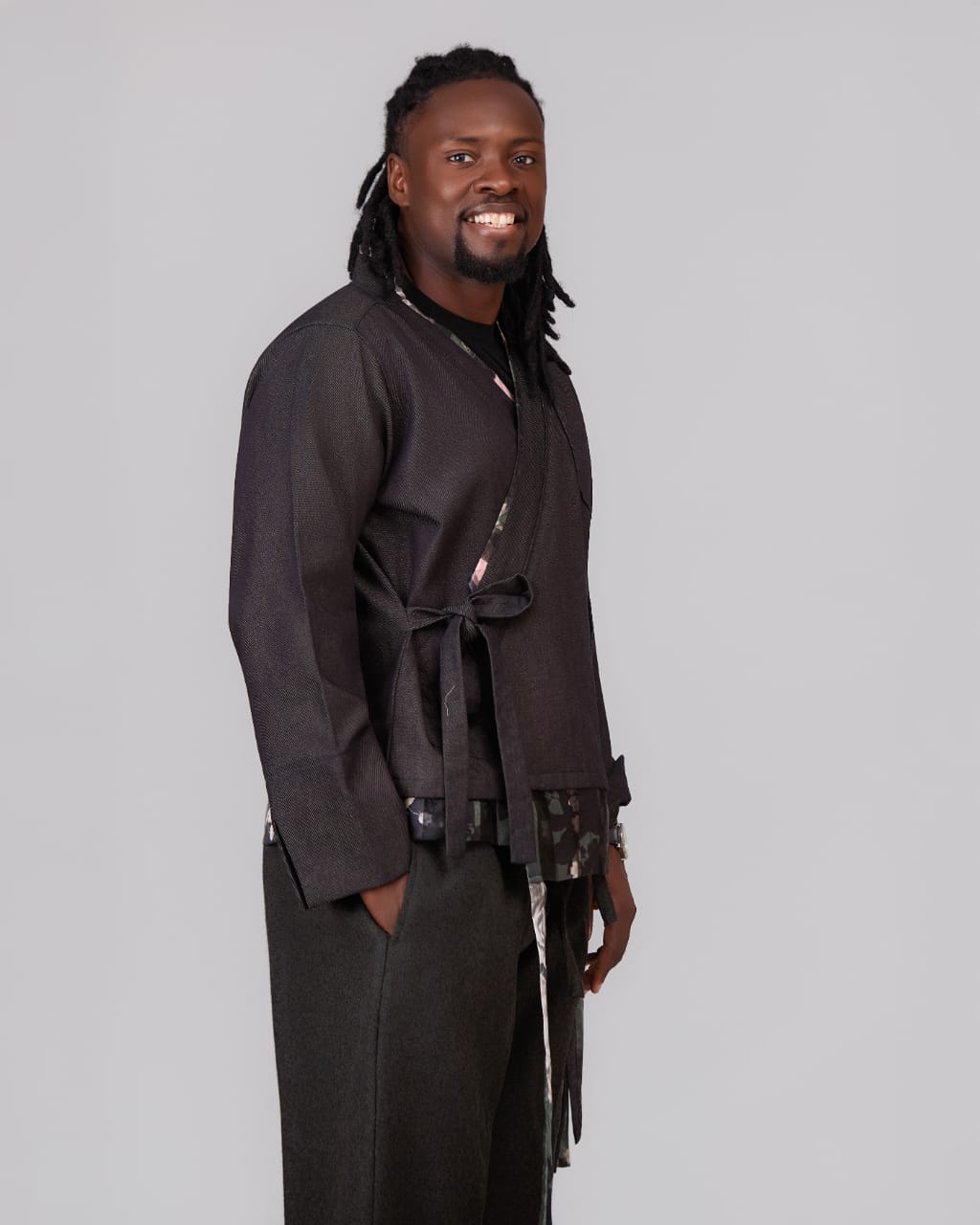 Veste kimono noire nouée, Atelier XƆVI